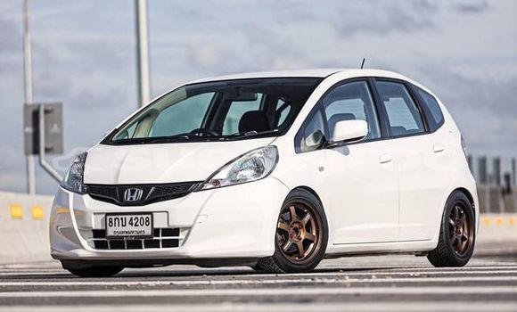 ซื้อ รถมือสอง Honda Jazz ขาว รถยนต์ ใน %{เมือง} ใน กรุงเทพมหานคร