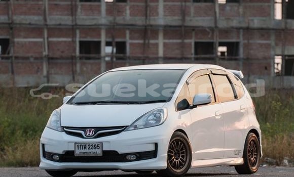 Buy Used Honda Jazz White Car in Bangkok in Bangkok