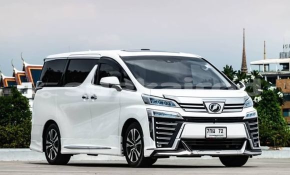Buy Used Toyota Vellfire White Car in Bangkok in Bangkok Buy Used Toyota Vellfire White Car in Bangkok in Bangkok
