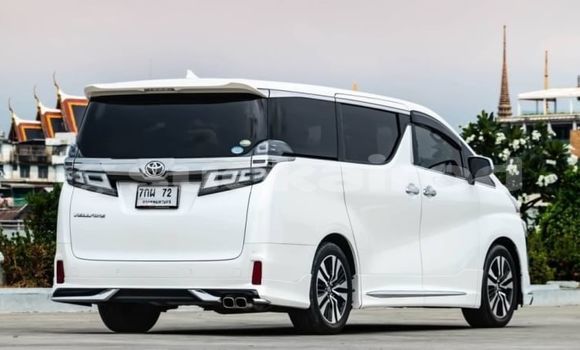 Buy Used Toyota Vellfire White Car in Bangkok in Bangkok Buy Used Toyota Vellfire White Car in Bangkok in Bangkok
