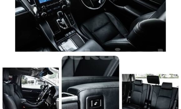 Buy Used Toyota Vellfire White Car in Bangkok in Bangkok Buy Used Toyota Vellfire White Car in Bangkok in Bangkok