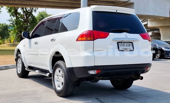 ซื้อ รถมือสอง Mitsubishi Pajero Sport ขาว รถยนต์ ใน %{เมือง} ใน กรุงเทพมหานคร ซื้อ รถมือสอง Mitsubishi Pajero Sport ขาว รถยนต์ ใน %{เมือง} ใน กรุงเทพมหานคร