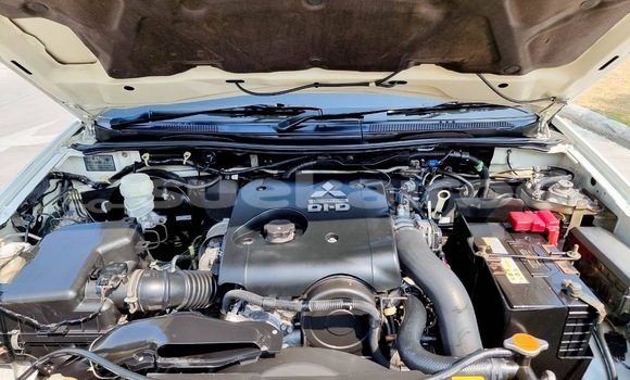ซื้อ รถมือสอง Mitsubishi Pajero Sport ขาว รถยนต์ ใน %{เมือง} ใน กรุงเทพมหานคร ซื้อ รถมือสอง Mitsubishi Pajero Sport ขาว รถยนต์ ใน %{เมือง} ใน กรุงเทพมหานคร