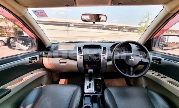 ซื้อ รถมือสอง Mitsubishi Pajero Sport ขาว รถยนต์ ใน %{เมือง} ใน กรุงเทพมหานคร ซื้อ รถมือสอง Mitsubishi Pajero Sport ขาว รถยนต์ ใน %{เมือง} ใน กรุงเทพมหานคร