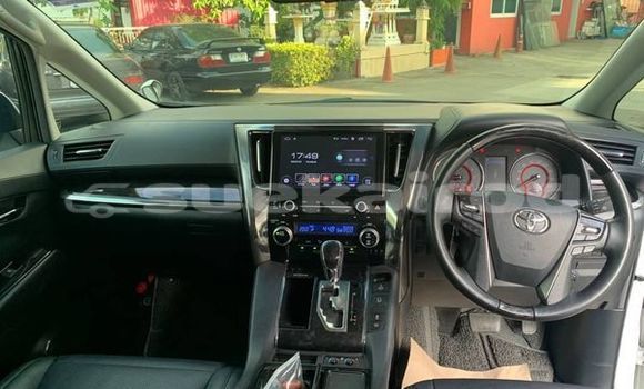 ซื้อ รถมือสอง Toyota Alphard ขาว รถยนต์ ใน %{เมือง} ใน กรุงเทพมหานคร ซื้อ รถมือสอง Toyota Alphard ขาว รถยนต์ ใน %{เมือง} ใน กรุงเทพมหานคร