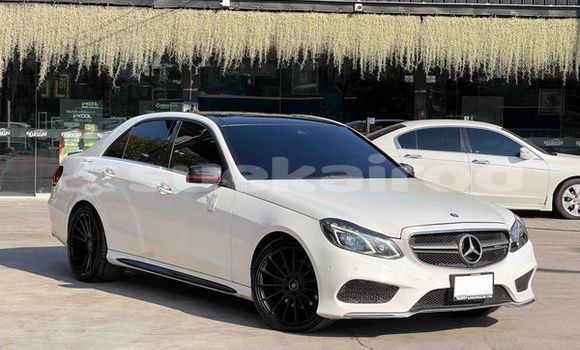 Buy Used Mercedes-Benz E-Classe White Car in Bangkok in Bangkok