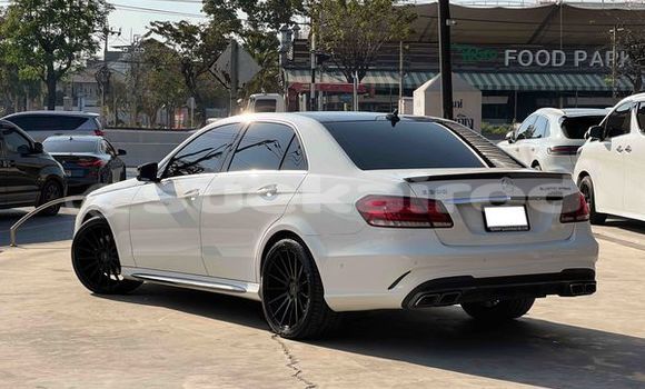 ซื้อ รถมือสอง Mercedes-Benz E-Classe ขาว รถยนต์ ใน %{เมือง} ใน กรุงเทพมหานคร ซื้อ รถมือสอง Mercedes-Benz E-Classe ขาว รถยนต์ ใน %{เมือง} ใน กรุงเทพมหานคร