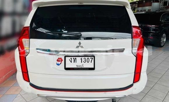 ซื้อ รถมือสอง Mitsubishi Pajero Sport ขาว รถยนต์ ใน %{เมือง} ใน กรุงเทพมหานคร ซื้อ รถมือสอง Mitsubishi Pajero Sport ขาว รถยนต์ ใน %{เมือง} ใน กรุงเทพมหานคร