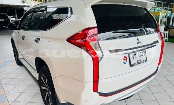 ซื้อ รถมือสอง Mitsubishi Pajero Sport ขาว รถยนต์ ใน %{เมือง} ใน กรุงเทพมหานคร ซื้อ รถมือสอง Mitsubishi Pajero Sport ขาว รถยนต์ ใน %{เมือง} ใน กรุงเทพมหานคร