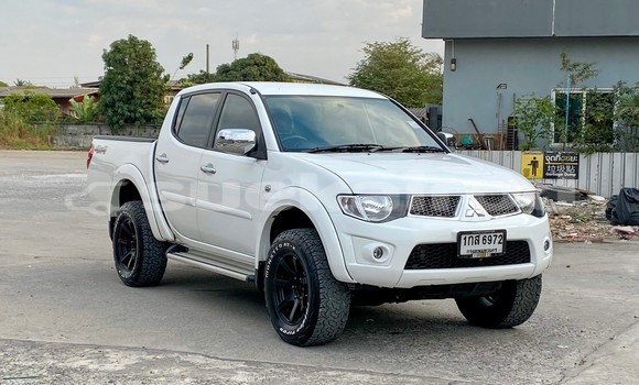 ซื้อ รถมือสอง Mitsubishi Triton สีน้ำตาล รถยนต์ ใน %{เมือง} ใน กรุงเทพมหานคร ซื้อ รถมือสอง Mitsubishi Triton สีน้ำตาล รถยนต์ ใน %{เมือง} ใน กรุงเทพมหานคร