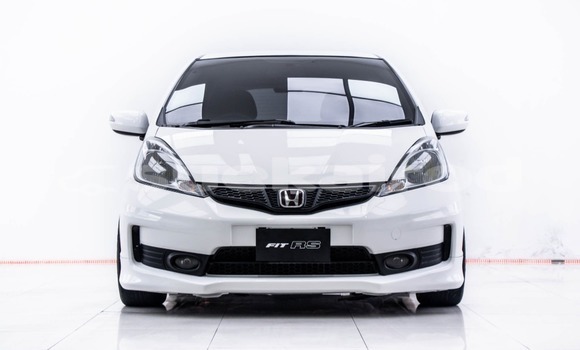 Buy Used Honda Jazz White Car in Bangkok in Bangkok Buy Used Honda Jazz White Car in Bangkok in Bangkok