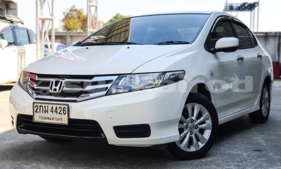 ซื้อ รถมือสอง Honda City ขาว รถยนต์ ใน %{เมือง} ใน กรุงเทพมหานคร