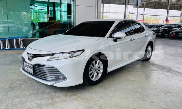 Buy Used Toyota Camry White Car in Bangkok in Bangkok