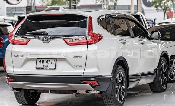 Buy Used Honda CR–V White Car in Bangkok in Bangkok Buy Used Honda CR–V White Car in Bangkok in Bangkok