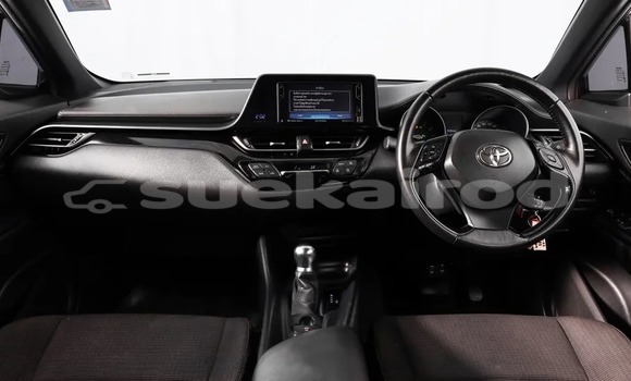 ซื้อ รถมือสอง Toyota C-HR เงิน รถยนต์ ใน %{เมือง} ใน กรุงเทพมหานคร ซื้อ รถมือสอง Toyota C-HR เงิน รถยนต์ ใน %{เมือง} ใน กรุงเทพมหานคร