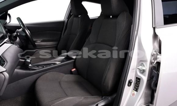 ซื้อ รถมือสอง Toyota C-HR เงิน รถยนต์ ใน %{เมือง} ใน กรุงเทพมหานคร ซื้อ รถมือสอง Toyota C-HR เงิน รถยนต์ ใน %{เมือง} ใน กรุงเทพมหานคร