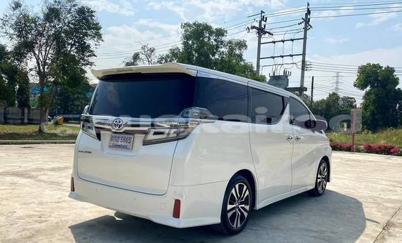 Buy Used Toyota Vellfire White Car in Bangkok in Bangkok Buy Used Toyota Vellfire White Car in Bangkok in Bangkok
