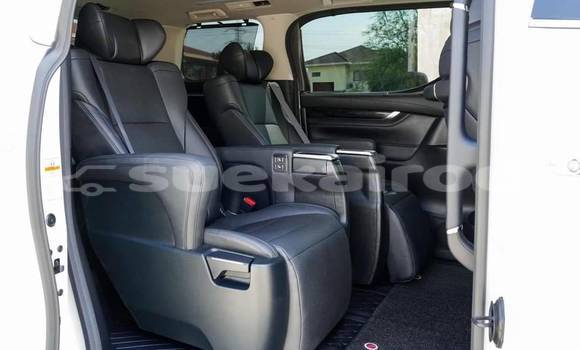 Buy Used Toyota Vellfire White Car in Bangkok in Bangkok Buy Used Toyota Vellfire White Car in Bangkok in Bangkok