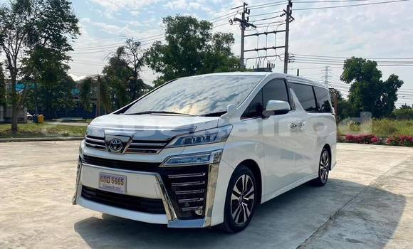 Buy Used Toyota Vellfire White Car in Bangkok in Bangkok