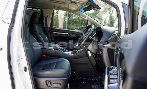 Buy Used Toyota Vellfire White Car in Bangkok in Bangkok Buy Used Toyota Vellfire White Car in Bangkok in Bangkok