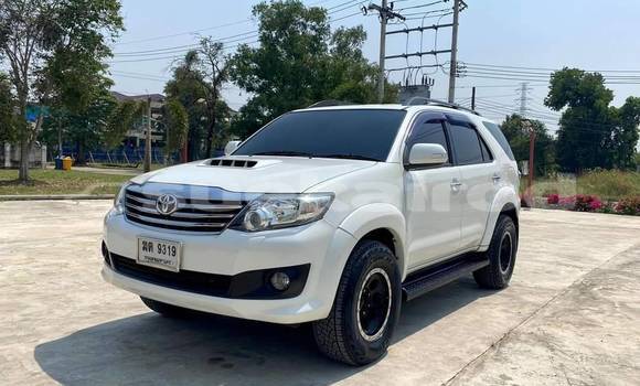 Buy Used Toyota Fortuner White Car in Bangkok in Bangkok
