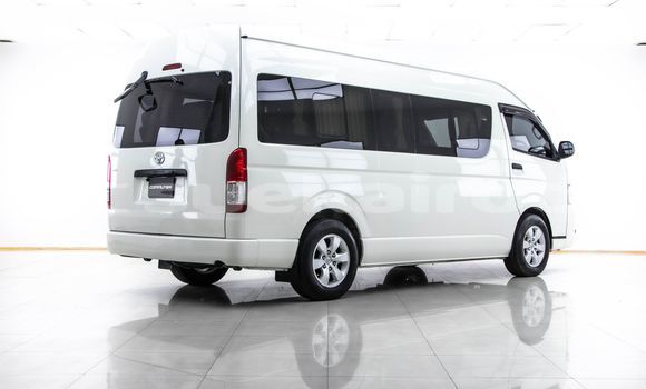 Buy Used Toyota Commuter White Car in Bangkok in Bangkok Buy Used Toyota Commuter White Car in Bangkok in Bangkok