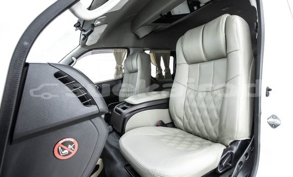 Buy Used Toyota Commuter White Car in Bangkok in Bangkok Buy Used Toyota Commuter White Car in Bangkok in Bangkok