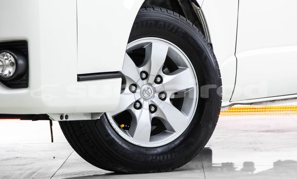 Buy Used Toyota Commuter White Car in Bangkok in Bangkok Buy Used Toyota Commuter White Car in Bangkok in Bangkok