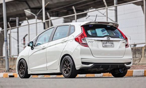 ซื้อ รถมือสอง Honda Jazz ขาว รถยนต์ ใน %{เมือง} ใน กรุงเทพมหานคร ซื้อ รถมือสอง Honda Jazz ขาว รถยนต์ ใน %{เมือง} ใน กรุงเทพมหานคร