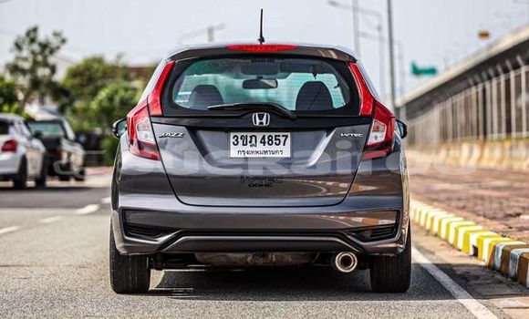 ซื้อ รถมือสอง Honda Jazz สีดำ รถยนต์ ใน %{เมือง} ใน กรุงเทพมหานคร ซื้อ รถมือสอง Honda Jazz สีดำ รถยนต์ ใน %{เมือง} ใน กรุงเทพมหานคร