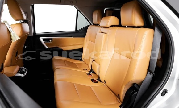 ซื้อ รถมือสอง Toyota Fortuner เงิน รถยนต์ ใน %{เมือง} ใน กรุงเทพมหานคร ซื้อ รถมือสอง Toyota Fortuner เงิน รถยนต์ ใน %{เมือง} ใน กรุงเทพมหานคร