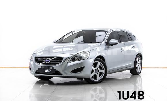 ซื้อ รถมือสอง Volvo V60 อื่น ๆ รถยนต์ ใน %{เมือง} ใน กรุงเทพมหานคร