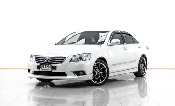 Buy Used Toyota Camry White Car in Bangkok in Bangkok