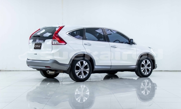 Buy Used Honda CR-V White Car in Bangkok in Bangkok Buy Used Honda CR-V White Car in Bangkok in Bangkok