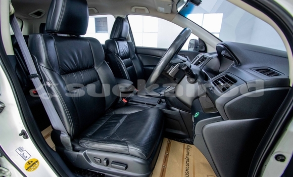 Buy Used Honda CR-V White Car in Bangkok in Bangkok Buy Used Honda CR-V White Car in Bangkok in Bangkok