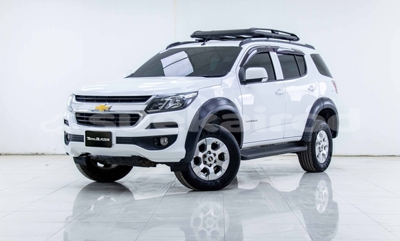 Buy Used Chevrolet TrailBlazer White Car in Bangkok in Bangkok