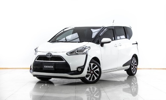 Buy Used Toyota Sienta White Car in Bangkok in Bangkok