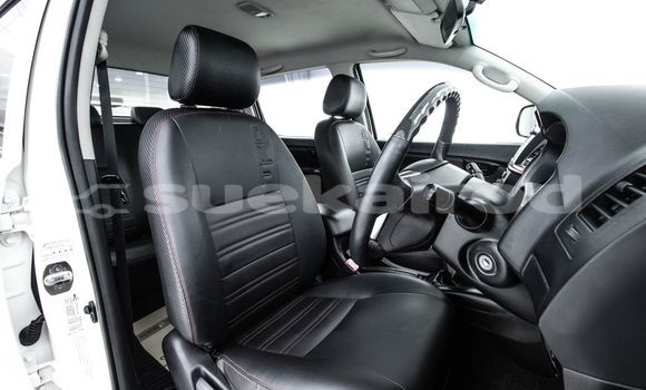 Buy Used Toyota Hiluxe VIGO White Car in Bangkok in Bangkok Buy Used Toyota Hiluxe VIGO White Car in Bangkok in Bangkok