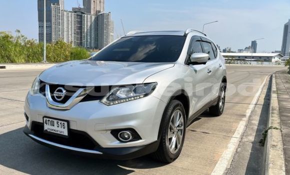 ซื้อ รถมือสอง Nissan X-Trail เงิน รถยนต์ ใน %{เมือง} ใน กรุงเทพมหานคร