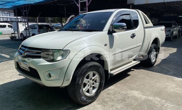 Buy Used Mitsubishi Triton White Car in Bangkok in Bangkok