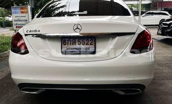 ซื้อ รถมือสอง Mercedes-Benz C-Classe ขาว รถยนต์ ใน %{เมือง} ใน กรุงเทพมหานคร ซื้อ รถมือสอง Mercedes-Benz C-Classe ขาว รถยนต์ ใน %{เมือง} ใน กรุงเทพมหานคร