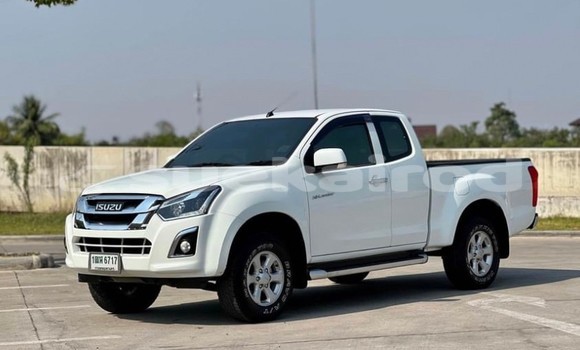 ซื้อ รถมือสอง Isuzu D-Max ขาว รถยนต์ ใน %{เมือง} ใน กรุงเทพมหานคร