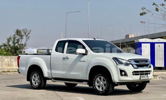 Buy Used Isuzu D-Max White Car in Bangkok in Bangkok Buy Used Isuzu D-Max White Car in Bangkok in Bangkok