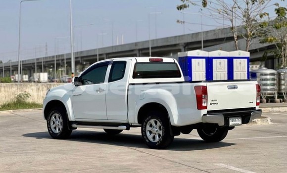 Buy Used Isuzu D-Max White Car in Bangkok in Bangkok Buy Used Isuzu D-Max White Car in Bangkok in Bangkok