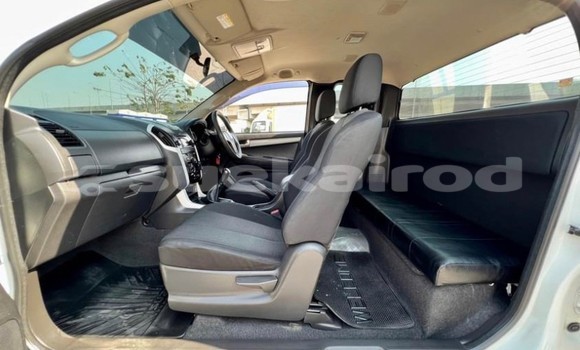 Buy Used Isuzu D-Max White Car in Bangkok in Bangkok Buy Used Isuzu D-Max White Car in Bangkok in Bangkok