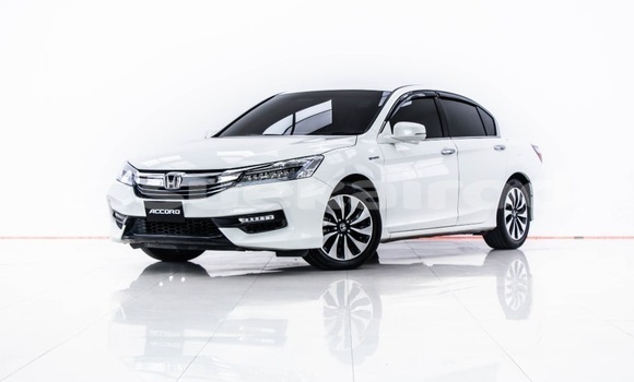 ซื้อ รถมือสอง Honda Accord ขาว รถยนต์ ใน %{เมือง} ใน กรุงเทพมหานคร