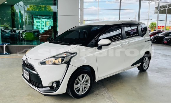 Buy Used Toyota Sienta White Car in Bangkok in Bangkok Buy Used Toyota Sienta White Car in Bangkok in Bangkok