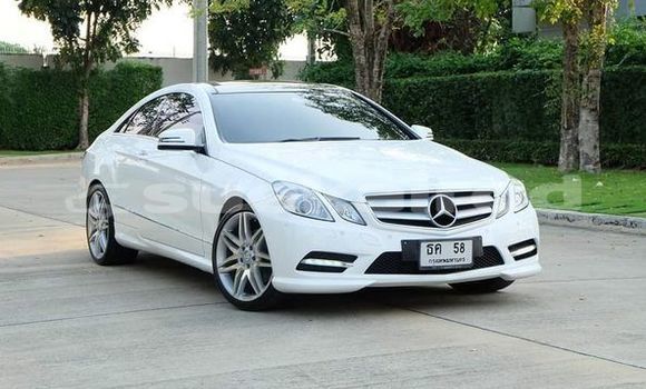 ซื้อ รถมือสอง Mercedes-Benz E200 ขาว รถยนต์ ใน %{เมือง} ใน กรุงเทพมหานคร ซื้อ รถมือสอง Mercedes-Benz E200 ขาว รถยนต์ ใน %{เมือง} ใน กรุงเทพมหานคร