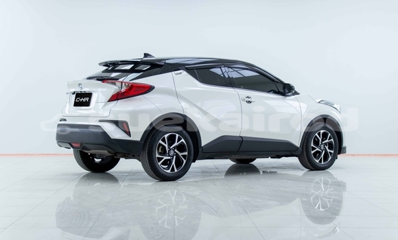 ซื้อ รถมือสอง Toyota C-HR ขาว รถยนต์ ใน %{เมือง} ใน กรุงเทพมหานคร ซื้อ รถมือสอง Toyota C-HR ขาว รถยนต์ ใน %{เมือง} ใน กรุงเทพมหานคร