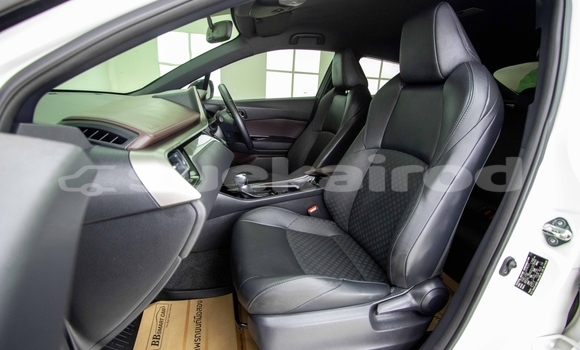 ซื้อ รถมือสอง Toyota C-HR ขาว รถยนต์ ใน %{เมือง} ใน กรุงเทพมหานคร ซื้อ รถมือสอง Toyota C-HR ขาว รถยนต์ ใน %{เมือง} ใน กรุงเทพมหานคร